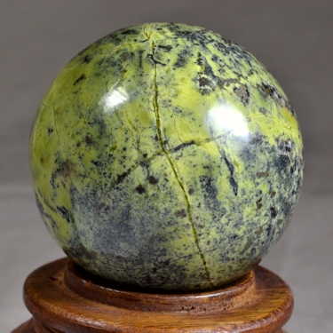 New jade serpentine ball