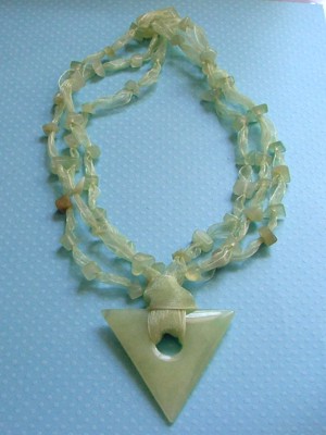 Serpentine gem stone necklace